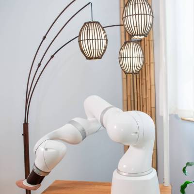 iYU 700